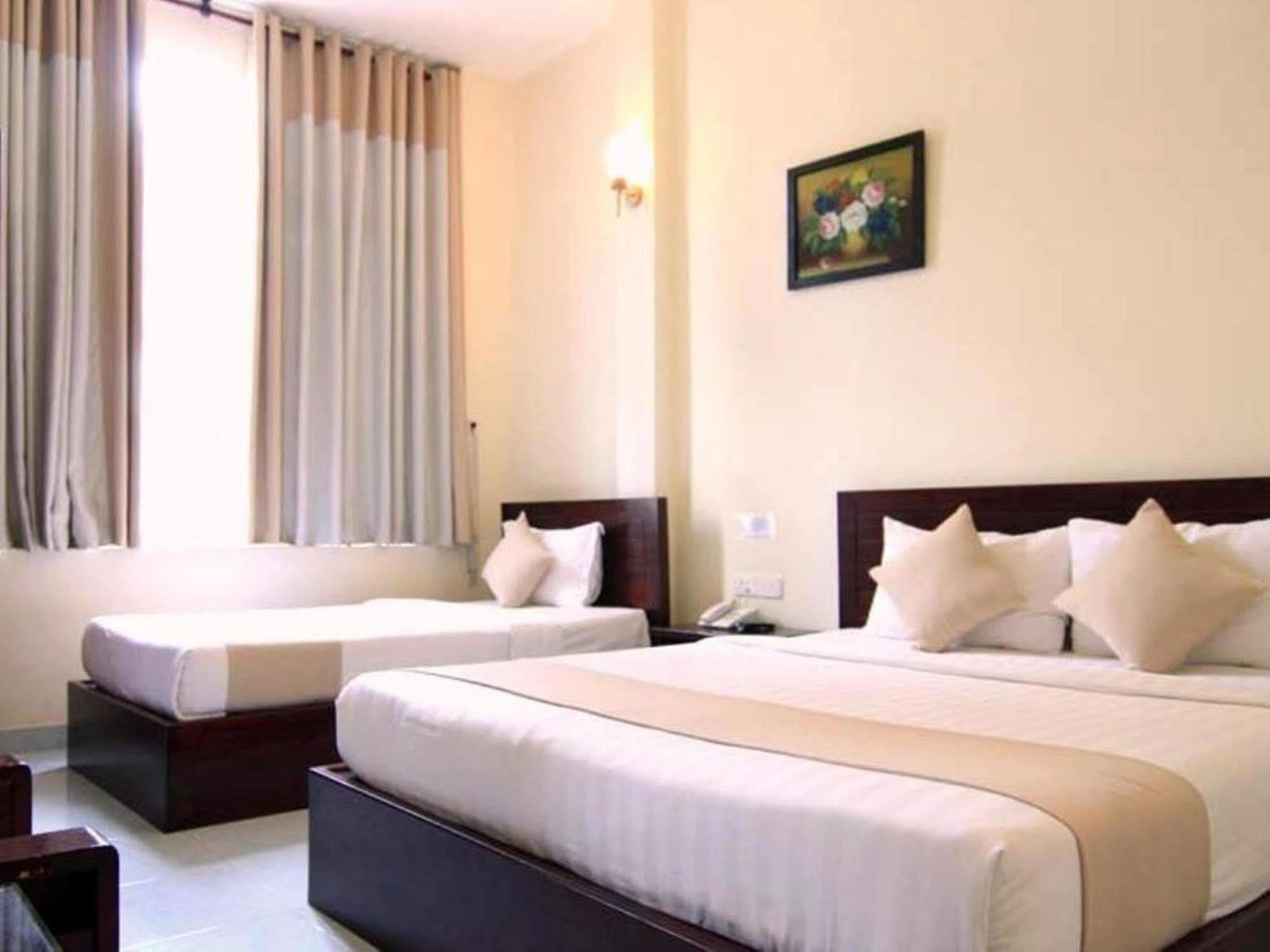 Oyo 438 Small Bay Hotel Ho Chi Minh-Byen Eksteriør billede