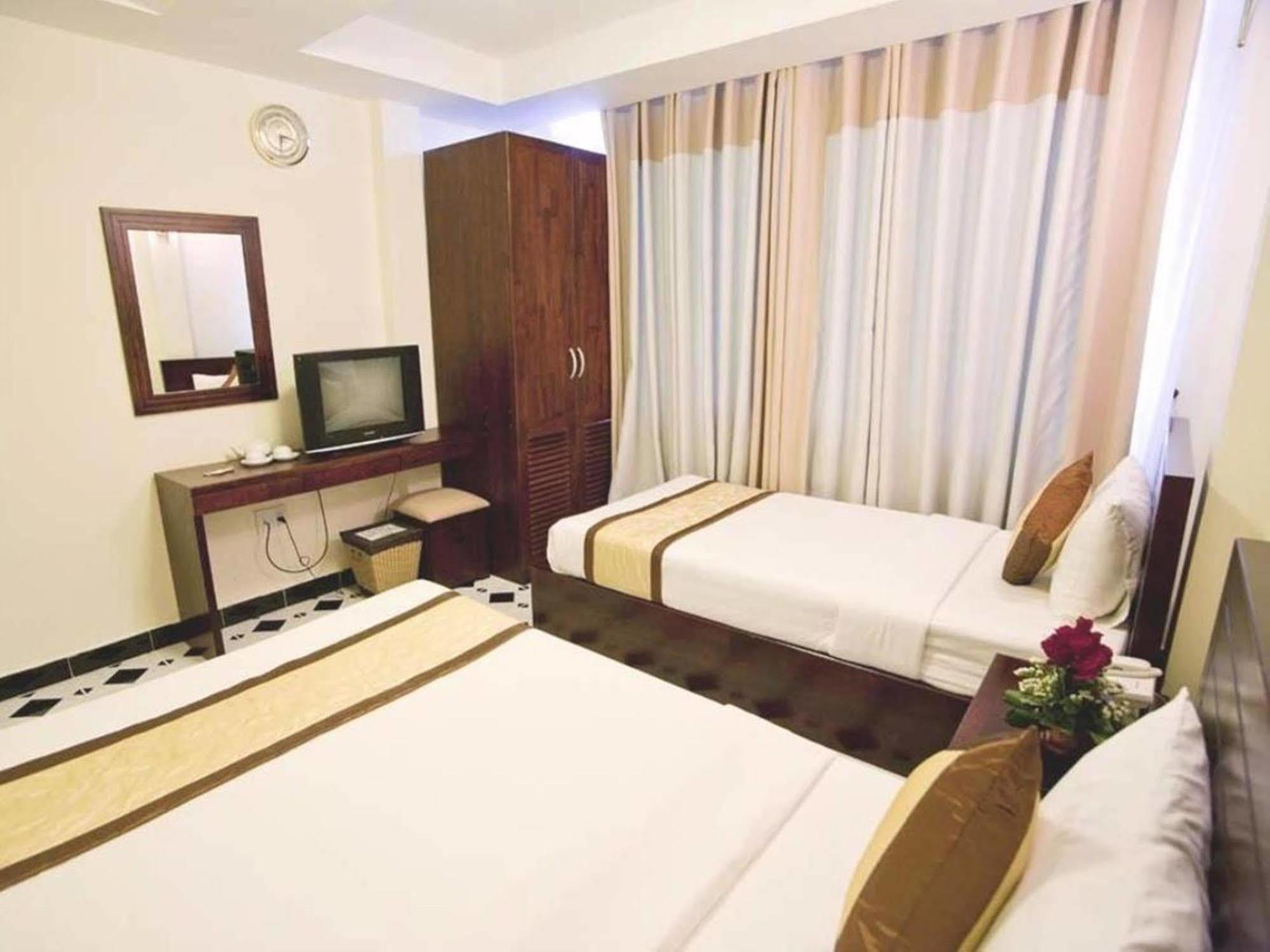 Oyo 438 Small Bay Hotel Ho Chi Minh-Byen Eksteriør billede