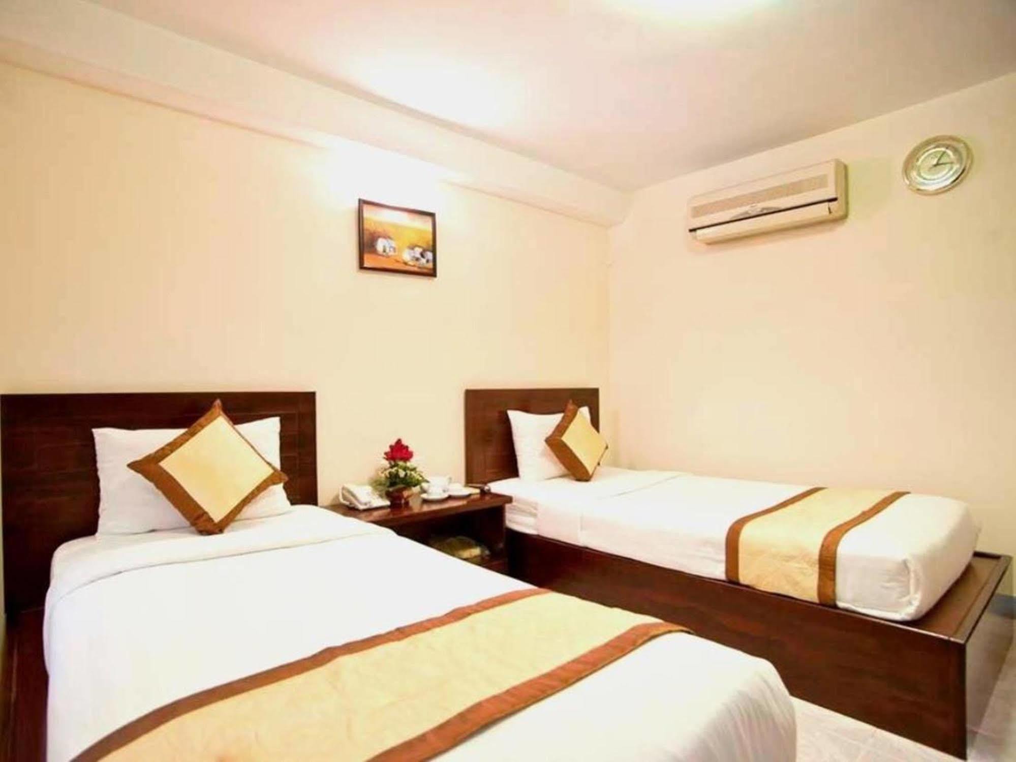 Oyo 438 Small Bay Hotel Ho Chi Minh-Byen Eksteriør billede