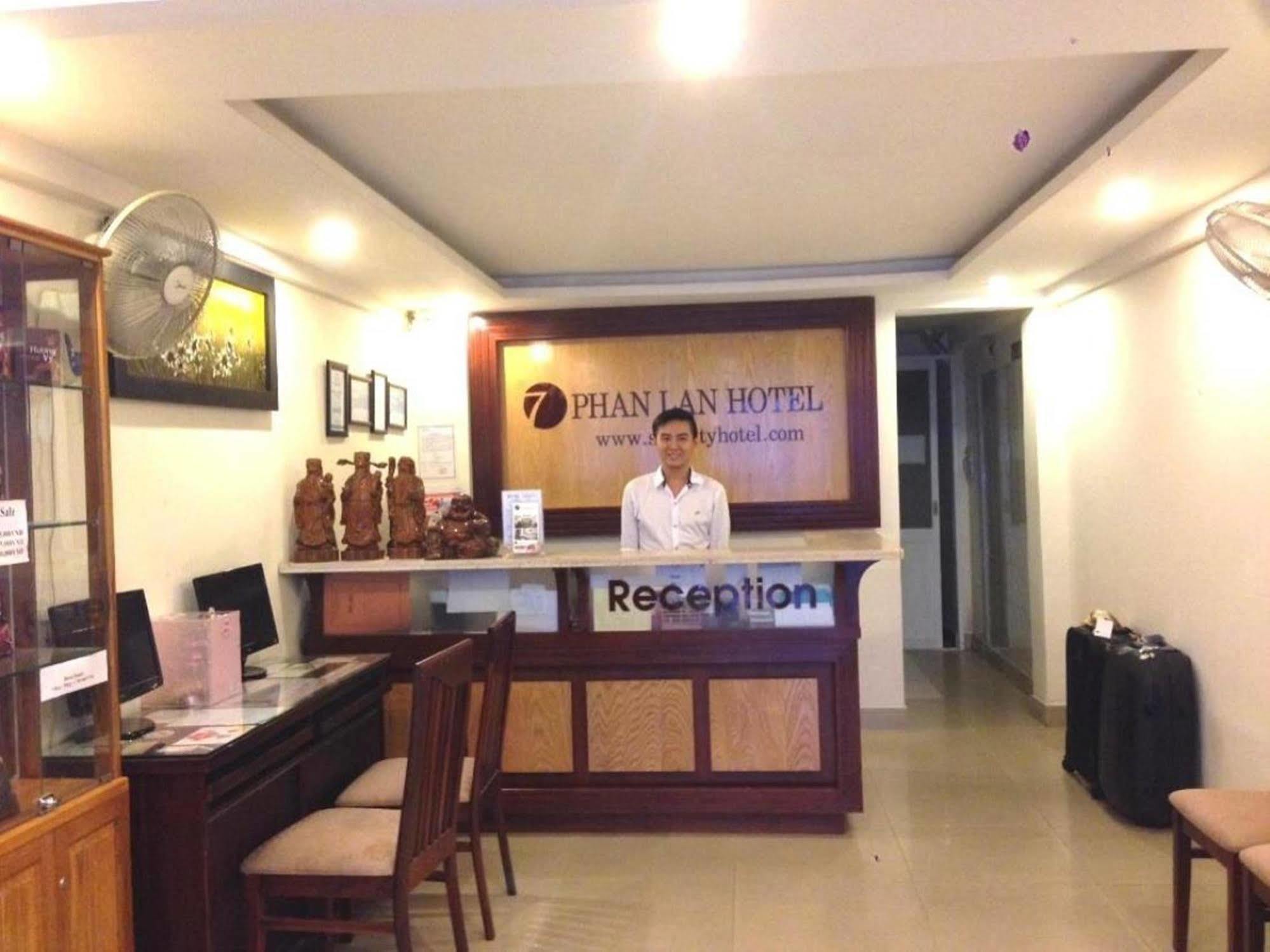 Oyo 438 Small Bay Hotel Ho Chi Minh-Byen Eksteriør billede